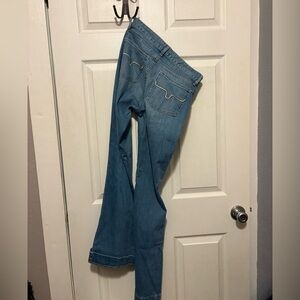 Kimes Ranch Lola soho light wash flares